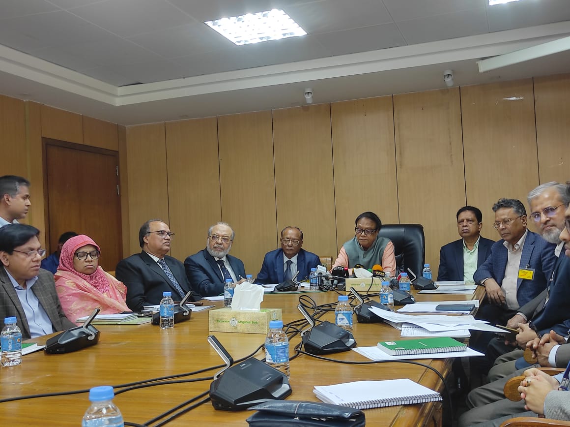 দুর্বল ব্যাংককে সাড়ে ২২ হাজার কোটি টাকার তারল্য সহায়তা দেয়া হয়েছে: গভর্নর